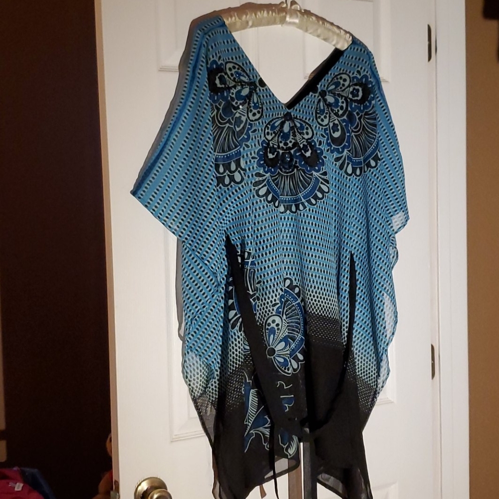 Club Collection tie waist adorable.on medium